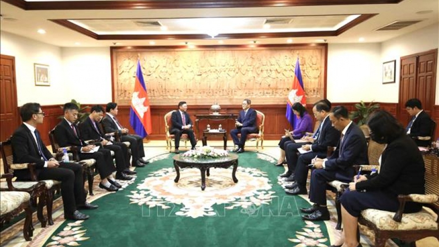 Vietnam, Cambodia continue to promote all-around cooperation